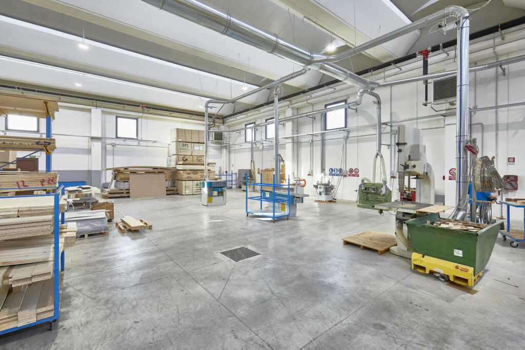 Falegnameria FARO Villanova di Camposampiero - DESIGN E PRODUZIONE IMBOTTITI E SEDIE IN LEGNO SU MISURA