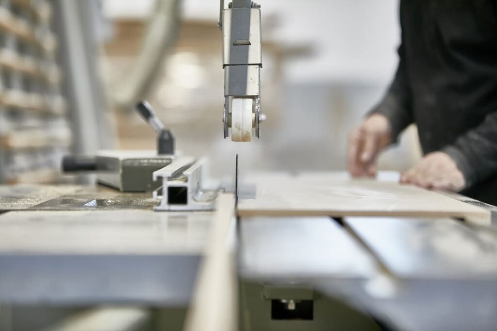 Lavorazione a mano - Disegno e Produzione fusti in legno su misura - VILLANOVA DI CAMPOSAMPIERO