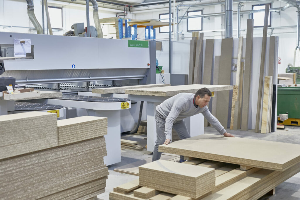 PRODUZIONE FUSTI IN LEGNO SU MISURA - VILLANOVA DI CAMPOSAMPIERO