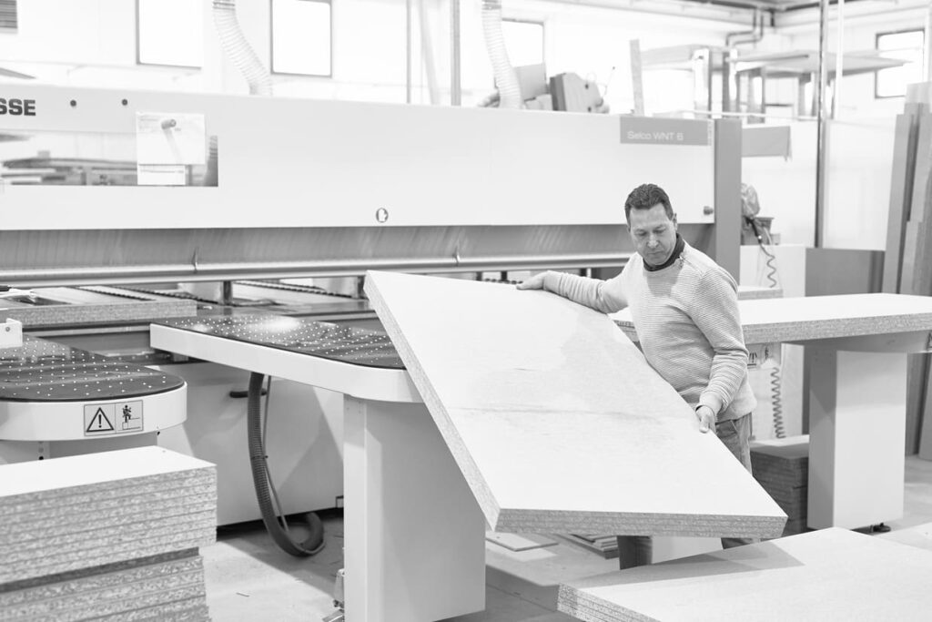 PRODUZIONE FUSTI IN LEGNO SU MISURA - VILLANOVA DI CAMPOSAMPIERO