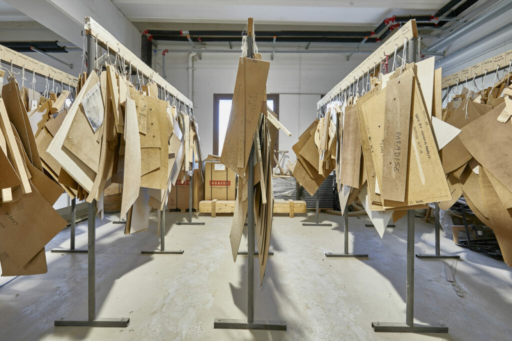 Falegnameria FARO Villanova di Camposampiero - DESIGN E PRODUZIONE IMBOTTITI E SEDIE IN LEGNO SU MISURA