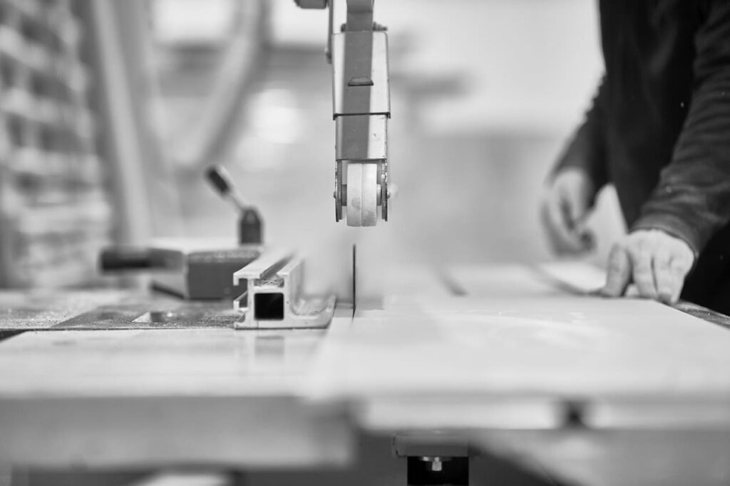 Falegnameria FARO Villanova di Camposampiero - DESIGN E PRODUZIONE IMBOTTITI E SEDIE IN LEGNO SU MISURA