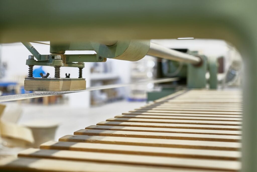 Falegnameria FARO Villanova di Camposampiero - DESIGN E PRODUZIONE IMBOTTITI E SEDIE IN LEGNO SU MISURA