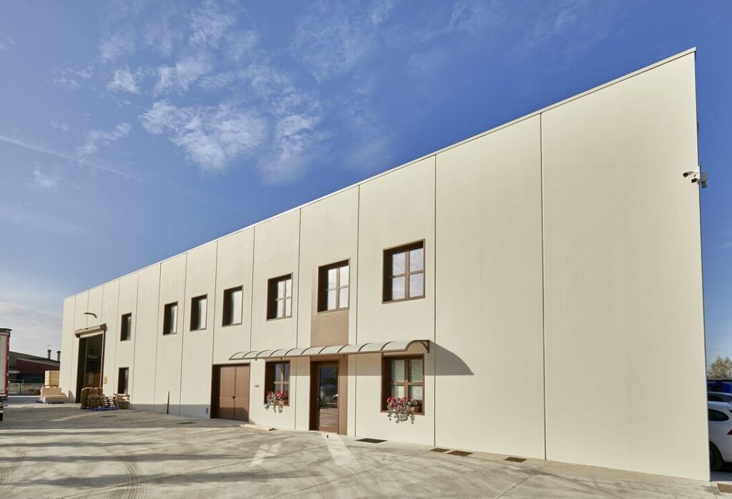 Falegnameria FARO Villanova di Camposampiero - DESIGN E PRODUZIONE IMBOTTITI E SEDIE IN LEGNO SU MISURA