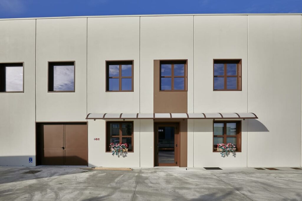 Falegnameria FARO Villanova di Camposampiero - DESIGN E PRODUZIONE IMBOTTITI E SEDIE IN LEGNO SU MISURA